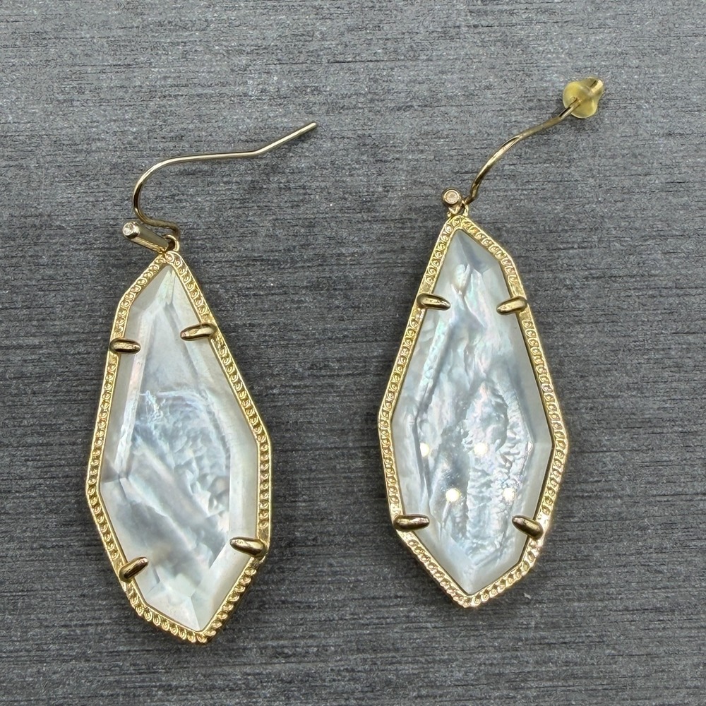 Mother of Pearl Shell Geometric Drop Earrings Gold Tone Faceted Dangle Pierced